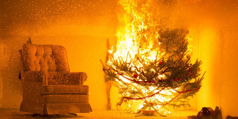 Advent Wreath and Christmas Lights Fire Risk