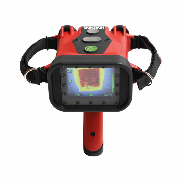 termalna-kamera-omogućuje-vatrogascima-vidjeti-područja-topline-kroz-dim-ili-mrak