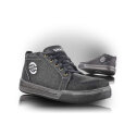 Radne zaštitne cipele bez čelične kapice i sa protukliznim potplatom otpornim na lož ulje.