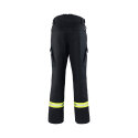 Intervencijsko odijelo za vatrogasce. Jakna i hlače izrađene su od materijala otpornog na plamen.