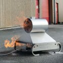 Simulira požar elektromotora i omogućuje polaznicima vježbu gašenja požara struje, pomoću aparata za gašenje požara.