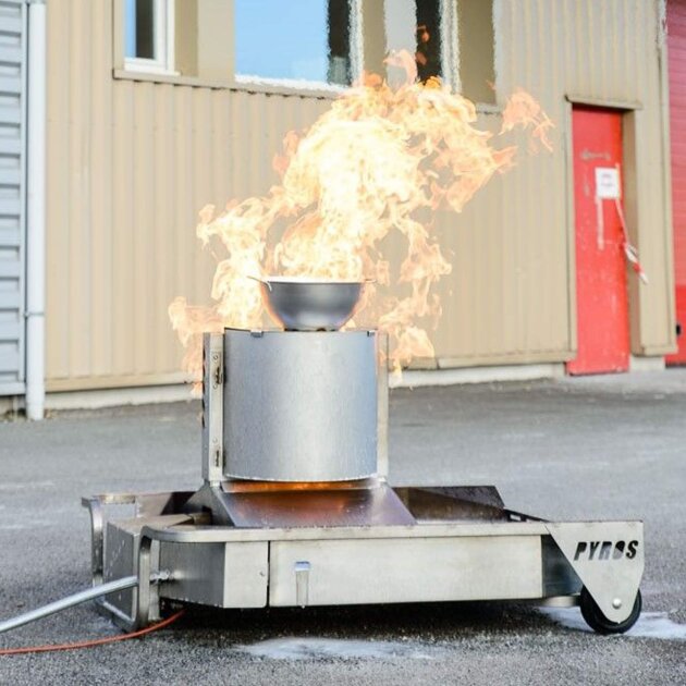 Adapter za instalaciju trening modula na generator plamena Pyros 3. Omogućuje koncentraciju plamena unutar modula za još impresivniju vatru.