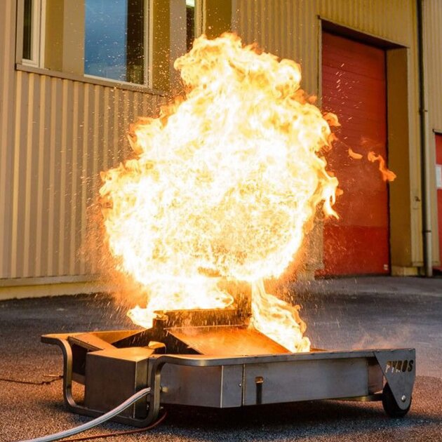 Adapter za instalaciju trening modula na generator plamena Pyros 3. Omogućuje koncentraciju plamena unutar modula za još impresivniju vatru.