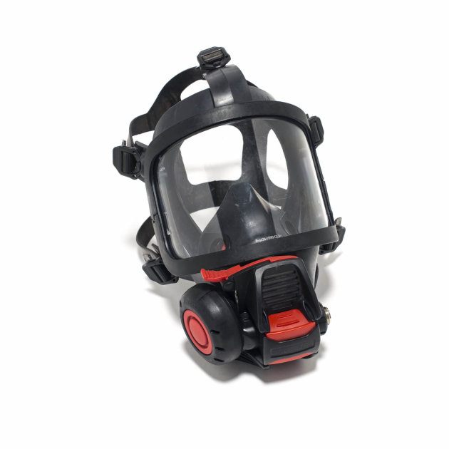 face-mask-interspiro-inspire-H-serves-for-breathing-and-is-supplied-with-breathing-apparatus-interspiro-incurve