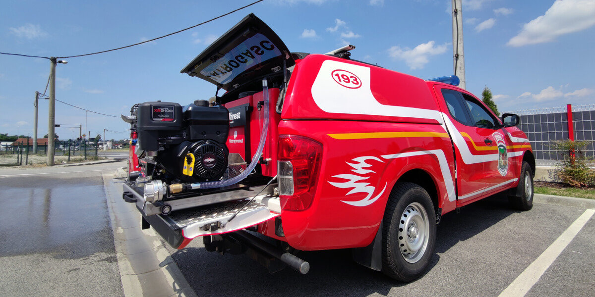 Rapid intervention skid unit designed for pickup vehicles and trailers, 100% customizable equipped with piston pumps up to 100 bars with a maximumflow of up to 42 liters per minute.