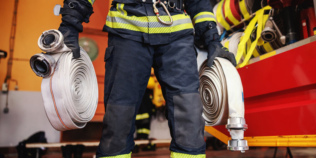 Kako se koristi vatrogasna oprema iz zidnog hidrantskog ormara.